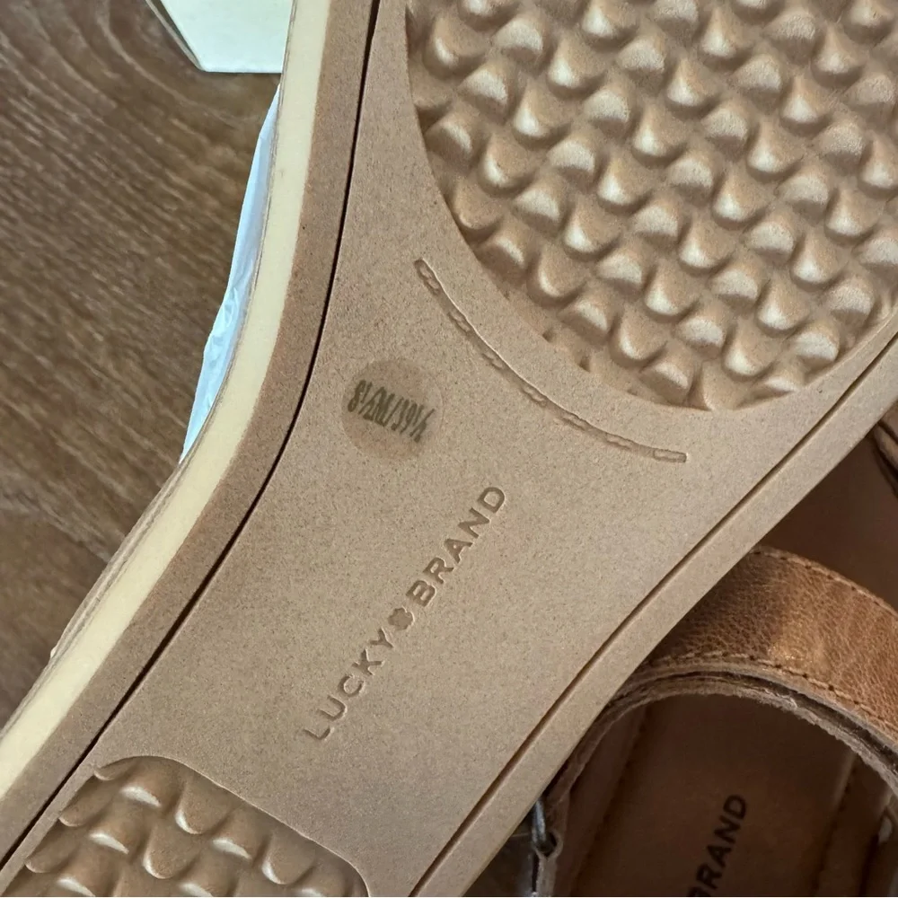 Lucky Brand Natany sandals in latte (tan) 8.5M - Picture 8 of 11
